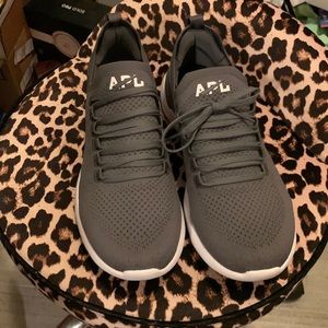 APL shoes